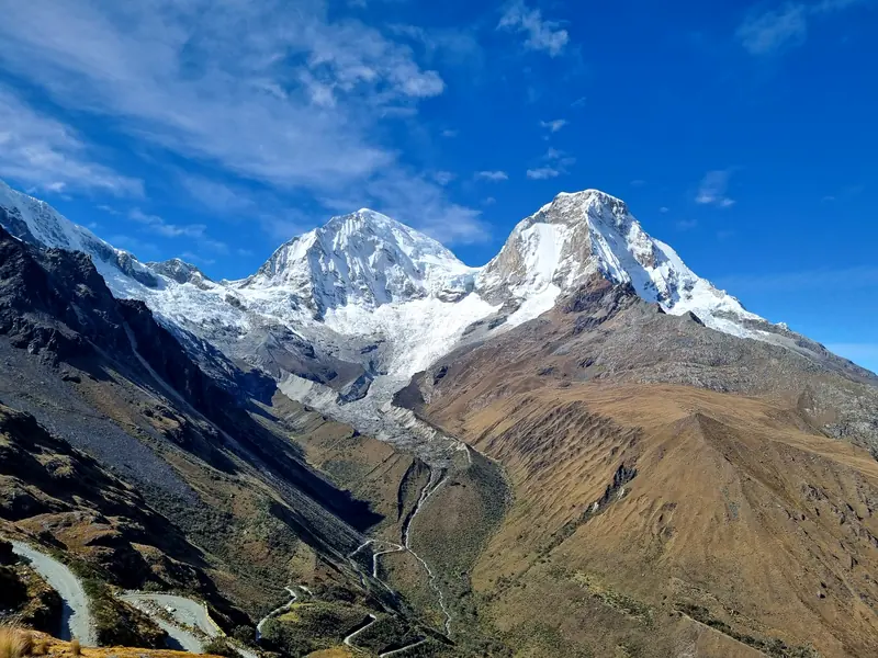 The two snowy peaks of Huascarán seen from the road to Portachuelo